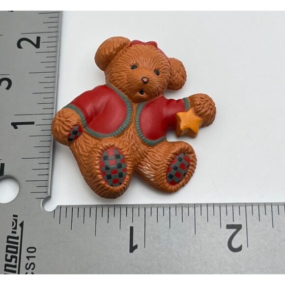 Vintage Hallmark Teddy Bear Brooch Pin Holding Christmas Star Retro 90s - Picture 3 of 6